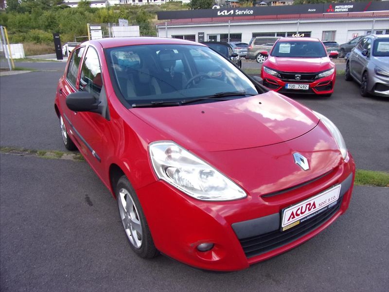 Renault Clio 1,2 - fotka 1 z 21