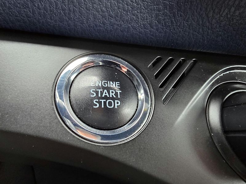 Toyota Yaris 1.5-AUTOMAT-SELECTION EDICE - fotka 18 z 22