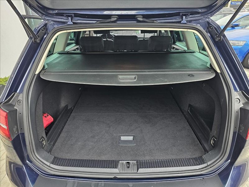 Volkswagen Passat B8 2,0 TDi 110KW Highline - fotka 29 z 45