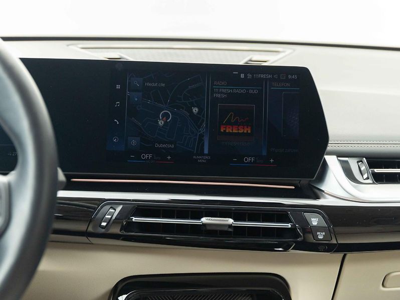 BMW iX1 xDrive30 - fotka 14 z 21