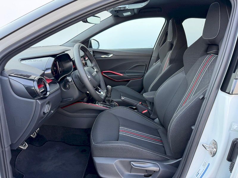Škoda Fabia (2025) 1.0 TSI 85kW Monte Carlo - fotka 5 z 35