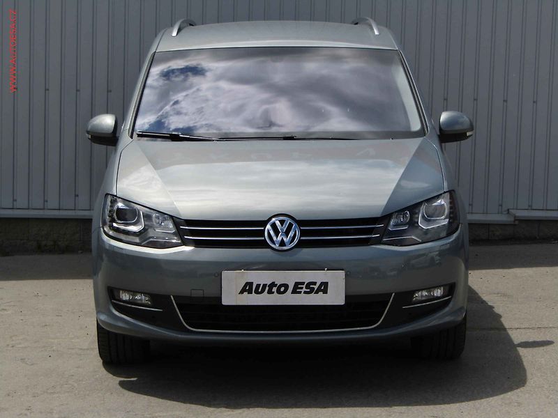 Volkswagen Sharan (2014) 2.0TDi, ČR, AC, xenon, park - fotka 2 z 25