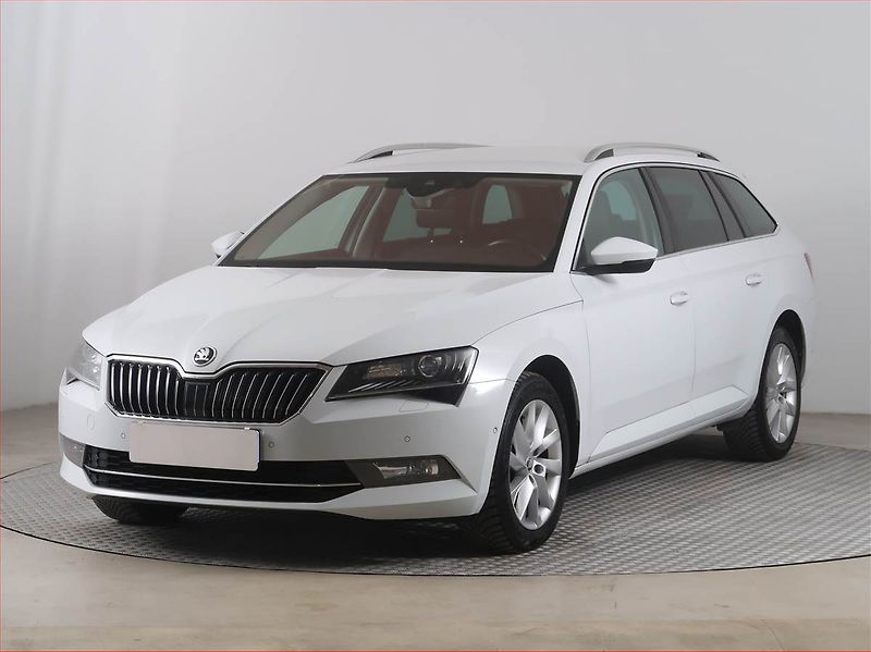 Škoda Superb (2019) 2.0 TDI, Automat, Kůže, Navi - fotka 2 z 19