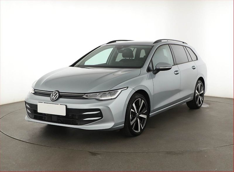 Volkswagen Golf (2025) Life 1.5 eTSI - fotka 2 z 20