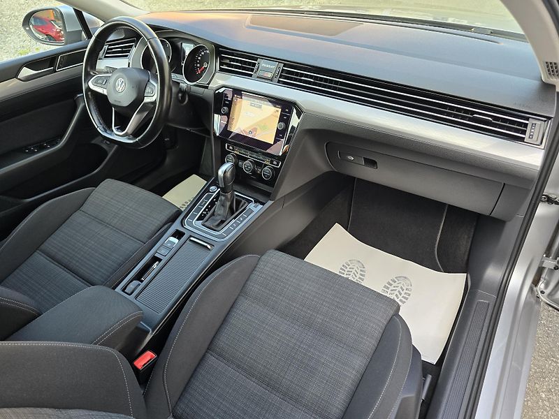 Volkswagen Passat DSG 2,0TDI BUSINESS NAVI - DPH - fotka 11 z 35