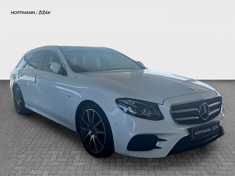 Mercedes-Benz Třídy E 300d - fotka 3 z 21