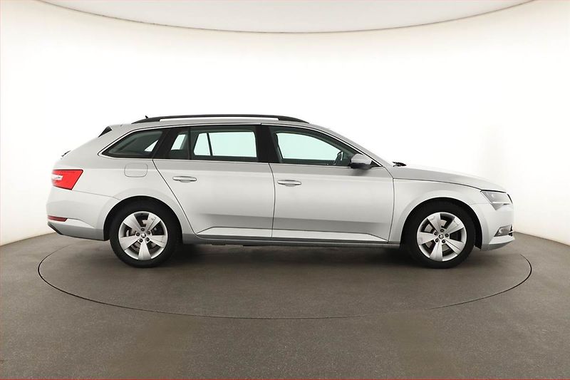 Škoda Superb (2016) 2.0 TDI 4x4, 4X4, Navi - fotka 6 z 19