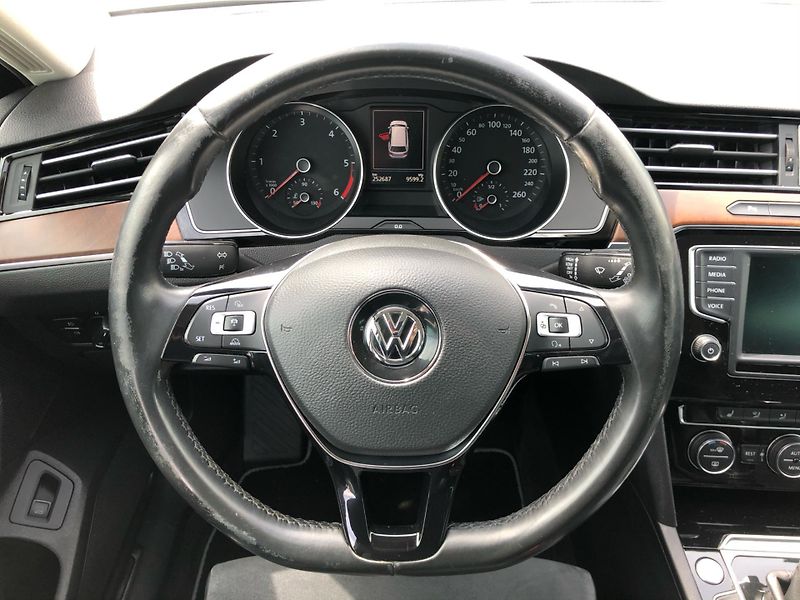 Volkswagen Passat 2.0 TDI DSG6° - fotka 17 z 29