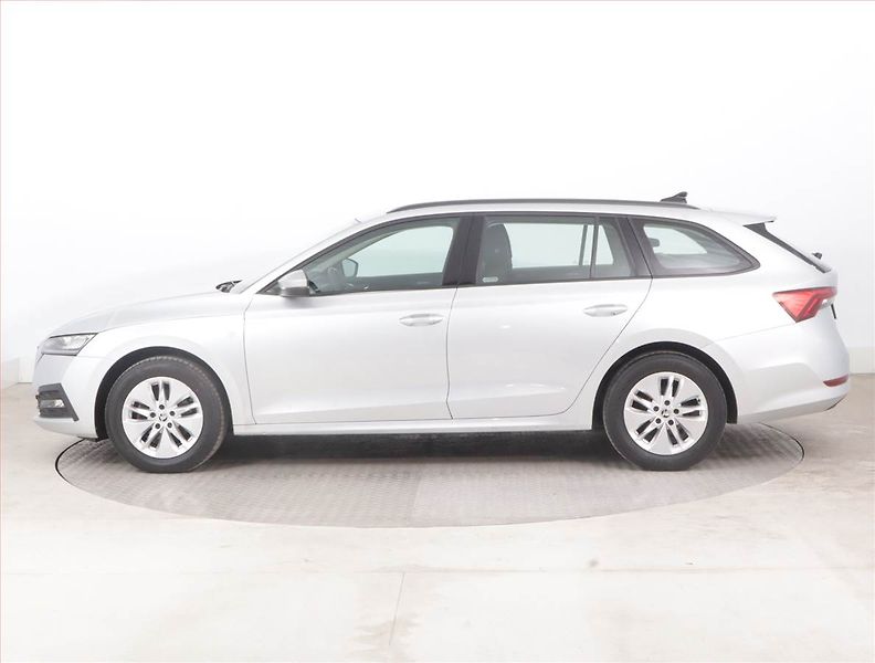 Škoda Octavia (2022) Ambition 2.0 TDI, ČR,1.maj - fotka 3 z 15