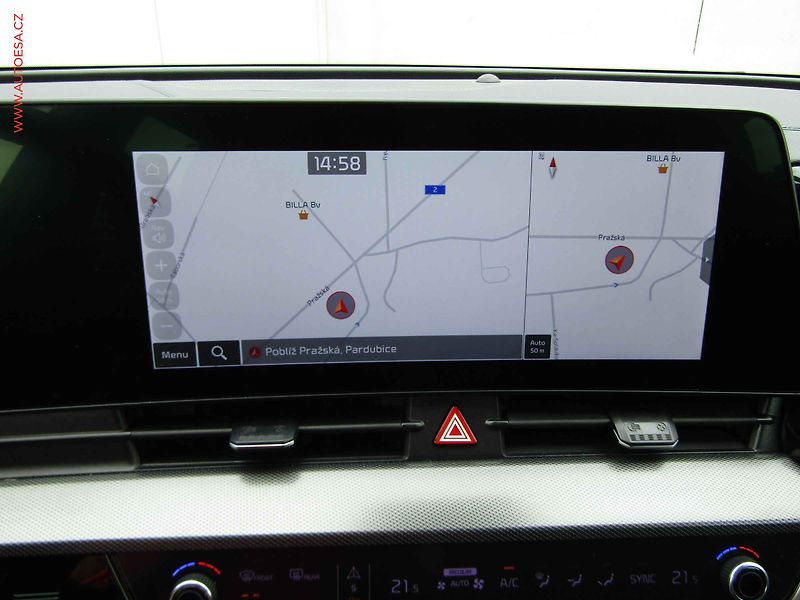 Kia Sportage (2022) 1.6 T-GDi, 1.maj,ČR, TOP - fotka 16 z 26