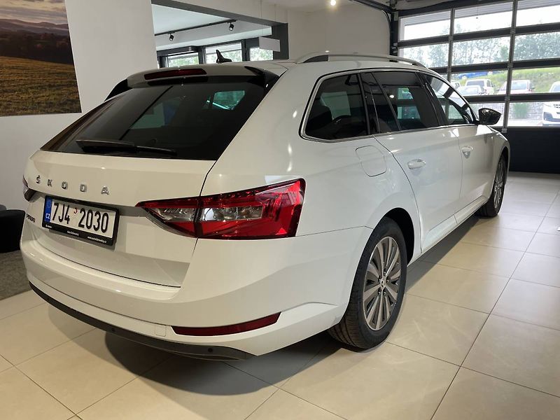 Škoda Superb Combi Style 2,0TDI 147kW DSG/P - fotka 5 z 28