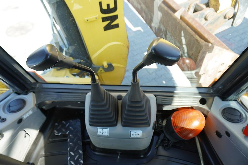 New Holland (2021) B 115 C backhoe loader - fotka 30 z 30