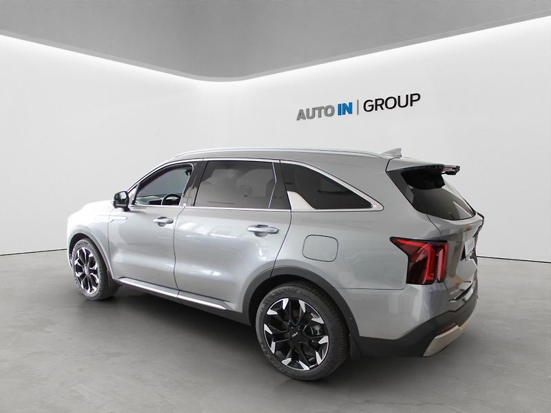 Kia Sorento (2025) 7P MQ4 2,2 CRDi SCR 4x4 8DCT T - fotka 3 z 24