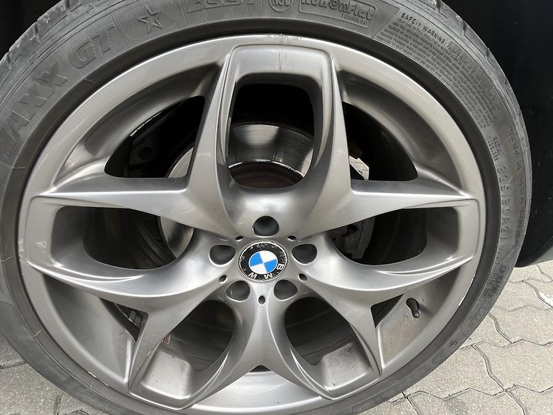 BMW X6 (2013) M50D - fotka 7 z 20