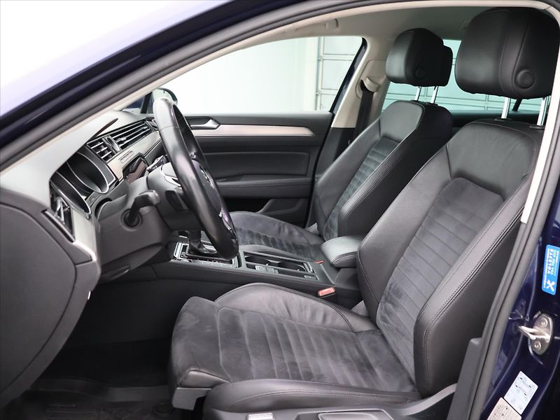 Volkswagen Passat Variant 2,0 TDI 110kW DSG Highline LED - fotka 11 z 32