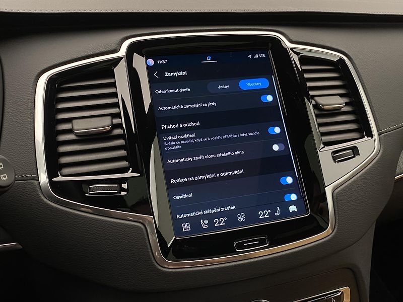 Volvo XC90 T8 AWD RECHARGE REZERVACE - fotka 62 z 74