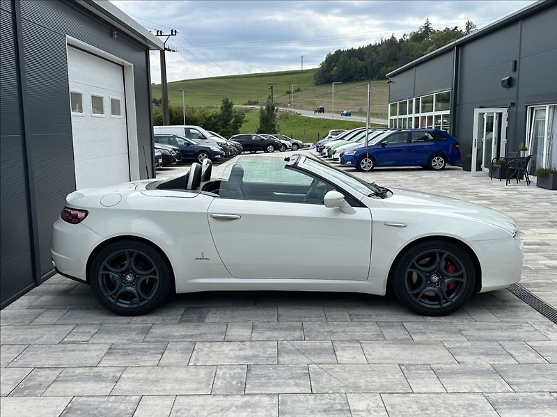 Alfa Romeo Spider 2,2 JTS 185PS  Exclusive - fotka 6 z 48