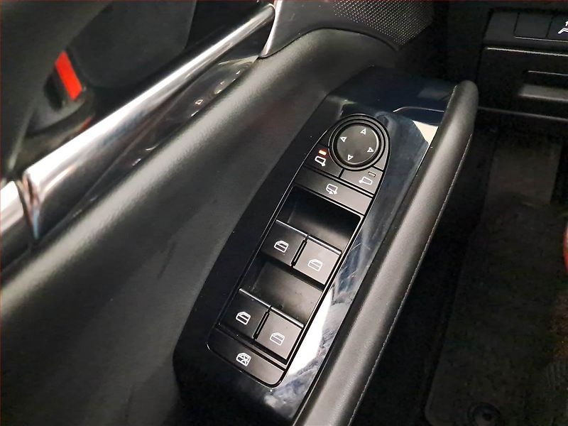 Mazda 3 (2019) 2.0 Skyactiv-G, Kůže, Navi - fotka 15 z 17