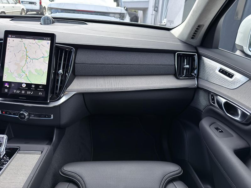 Volvo XC90 B5 AWD ULTRA BRIGHT // +kola  - fotka 23 z 59