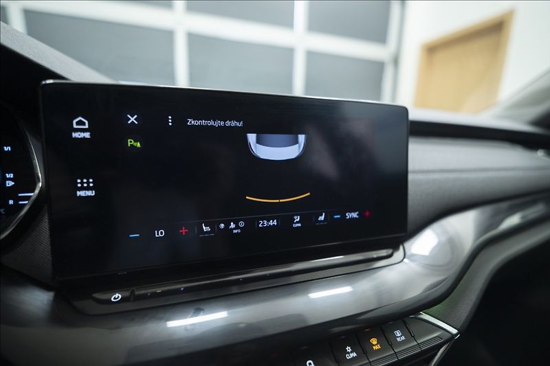 Škoda Octavia 2,0 TDI ČR KEYLESS VÝHŘEV ČR - fotka 36 z 39
