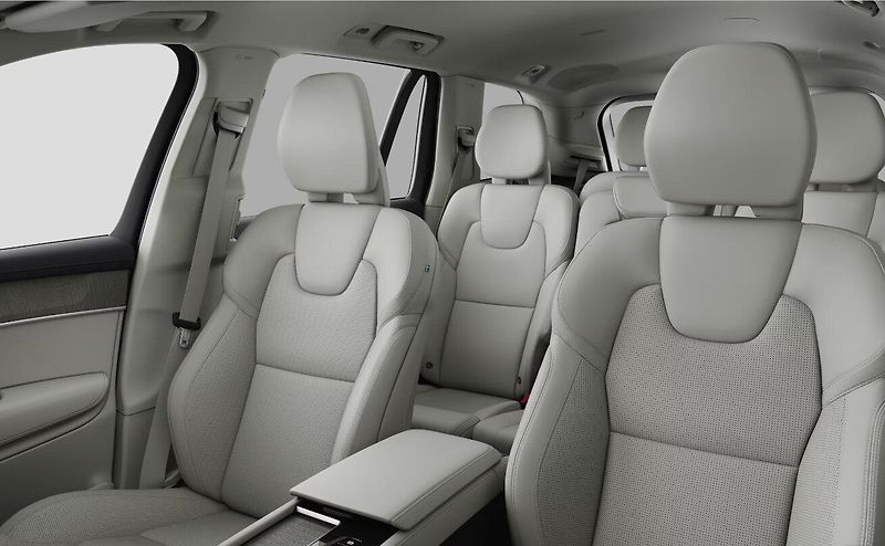 Volvo XC90 (2026) T8 AWD PLUS BRIGHT - fotka 12 z 17
