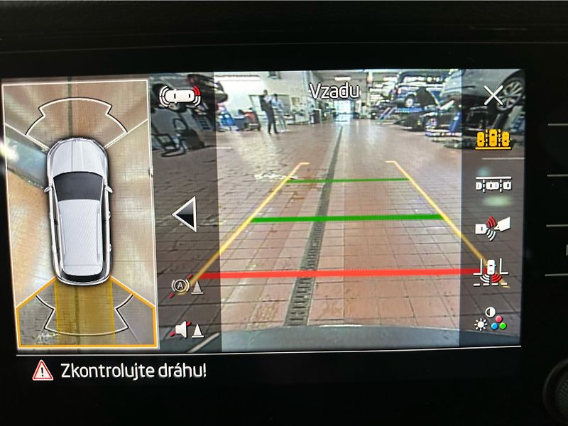 Škoda Karoq (2026) 1,5 TSI 110 kW 7-stup. automat - fotka 17 z 25