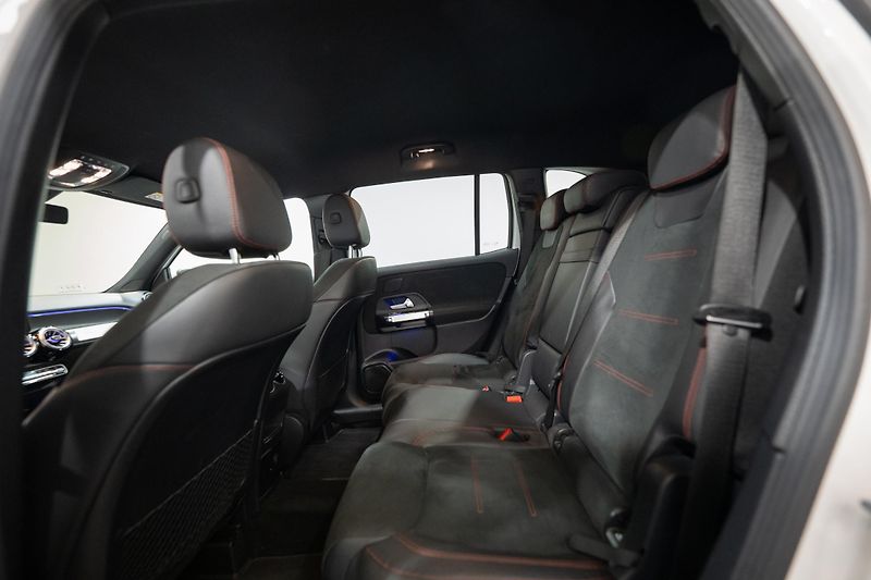 Mercedes-Benz GLB 200d 4Matic AMG Packet - fotka 10 z 40
