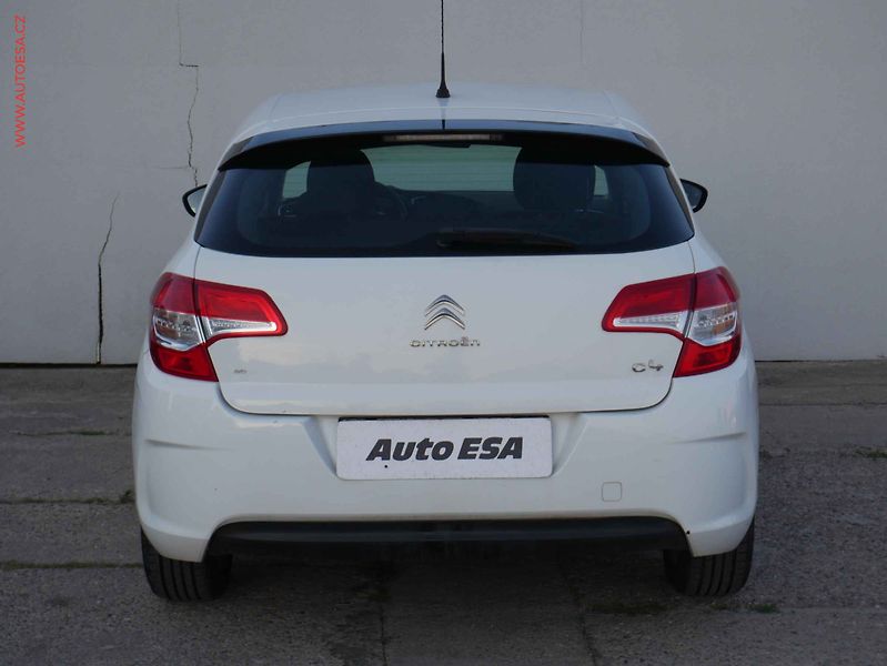 Citroën C4 (2013) 1.6 i - fotka 5 z 15