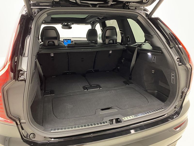 Volvo XC90 (2026) B5 AWD BLACK EDITION ULTRA 7 - fotka 5 z 78