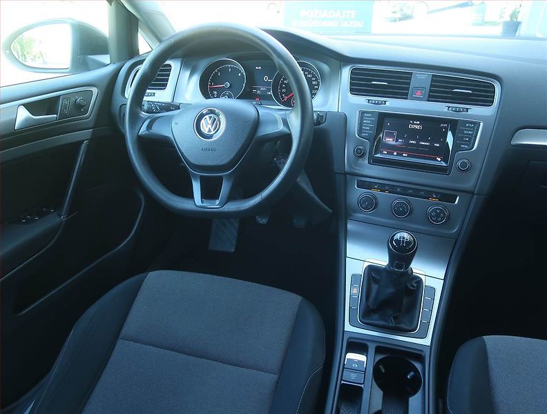 Volkswagen Golf (2015) 1.6 TDI, Tempomat - fotka 7 z 16