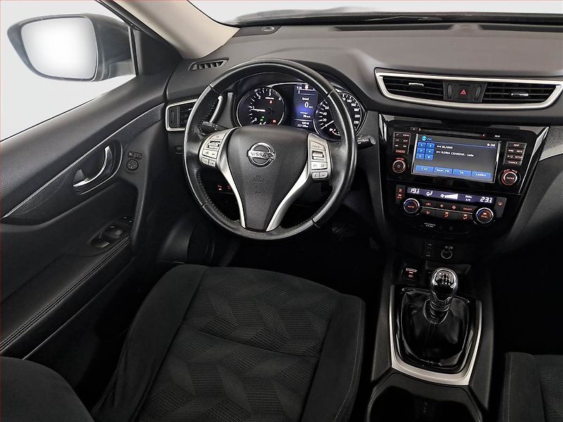 Nissan X-Trail (2015) 1.6 dCi, 4X4, 7 míst - fotka 7 z 22