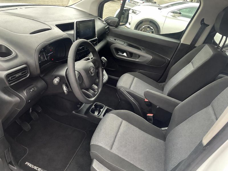 Toyota ProAce City Verso SHUTTLE L2 1.5 D-4D 75 kW - fotka 10 z 18