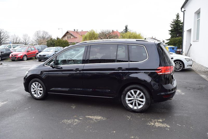 Volkswagen Touran (2018) 1.4TSI 110kw HIGHLINE TAŽ LED - fotka 16 z 50