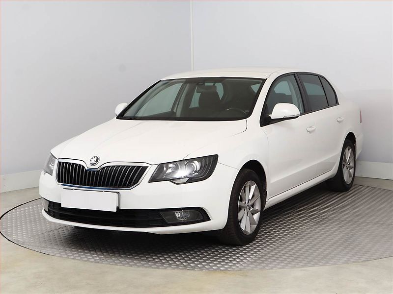 Škoda Superb (2015) Ambition 1.4 TSI, Xenony - fotka 2 z 18