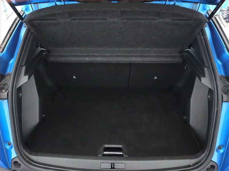 Peugeot 2008 (2021) Allure 50 kWh, SoH 91% - fotka 14 z 25