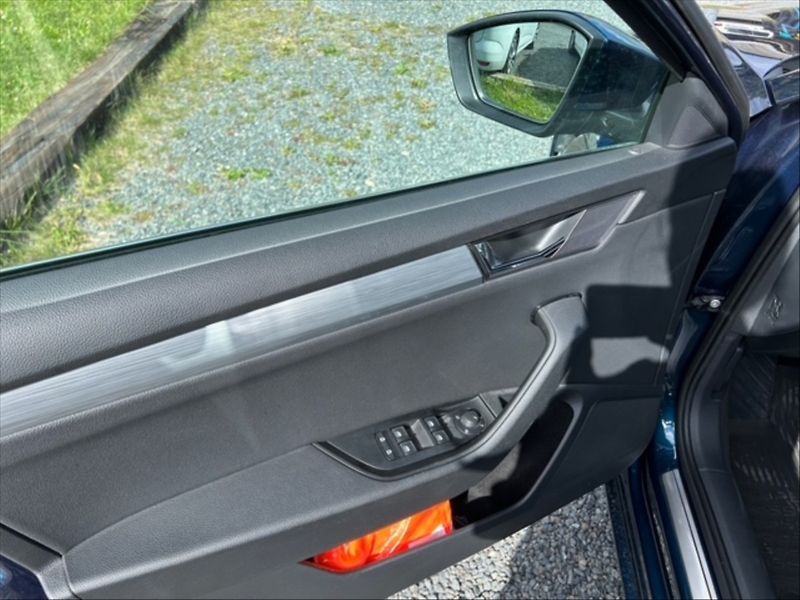 Škoda Superb 2,0 TDI 110 Ambition - fotka 11 z 11