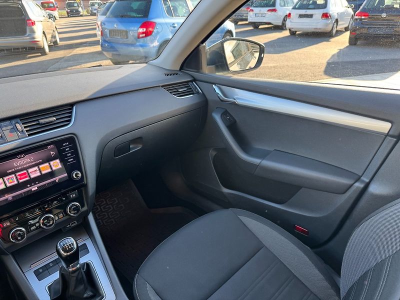 Škoda Octavia (2018) Style 1,0 TSI 85 Kw - fotka 15 z 36