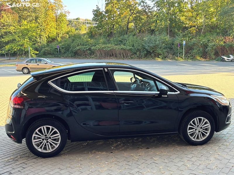 Citroën DS4 (2012) 1.6i, 88kw - fotka 6 z 18