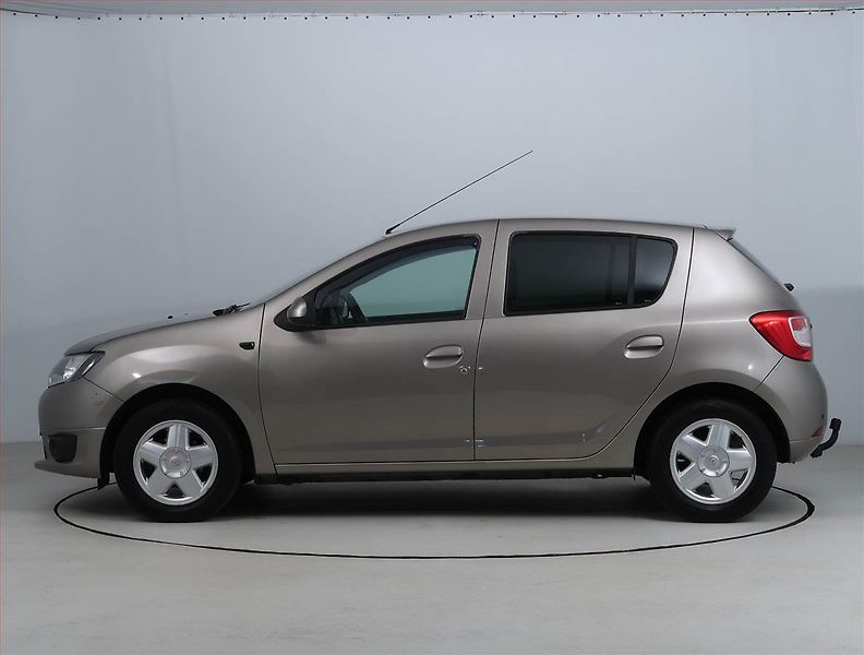 Dacia Sandero (2014) 1.2 16V, LPG, Park. senzory - fotka 3 z 16