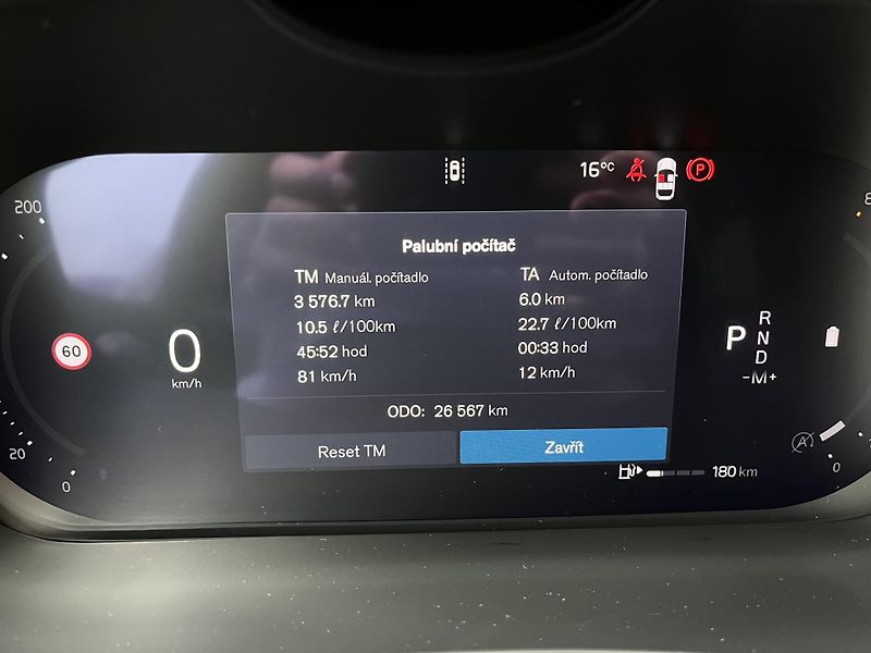Volvo XC60 B5 AWD PLUS DARK/360/vent/kola - fotka 28 z 50
