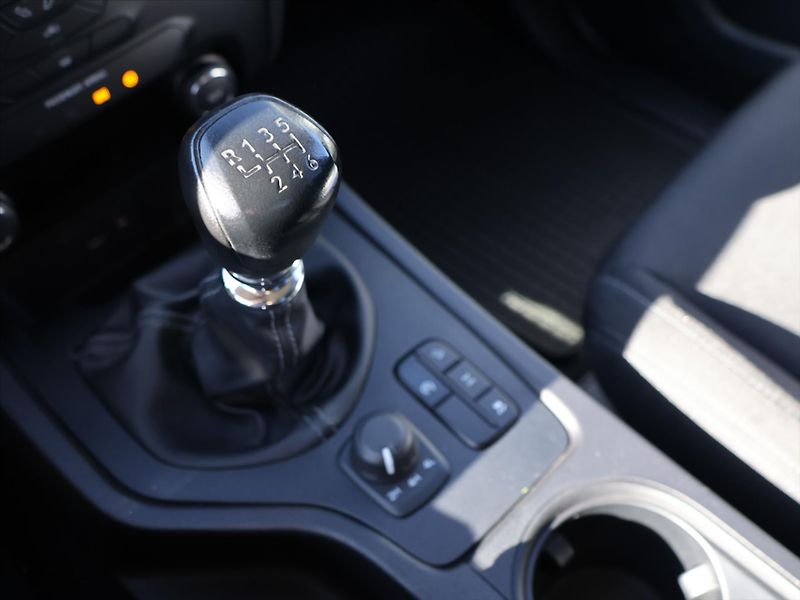 Ford Ranger 2,0 TDCi 125kW XLT CZ DPH - fotka 27 z 36