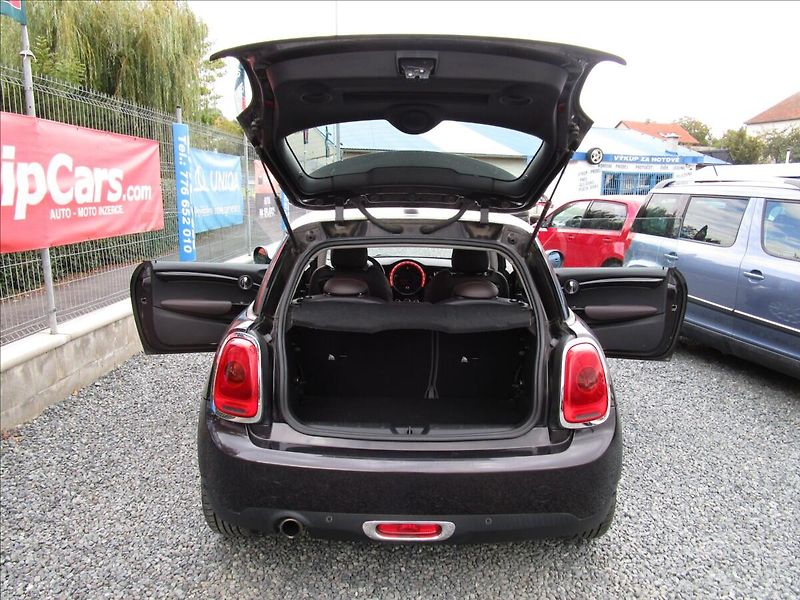 Mini Cooper 1.5D, automat, kůže - fotka 30 z 38