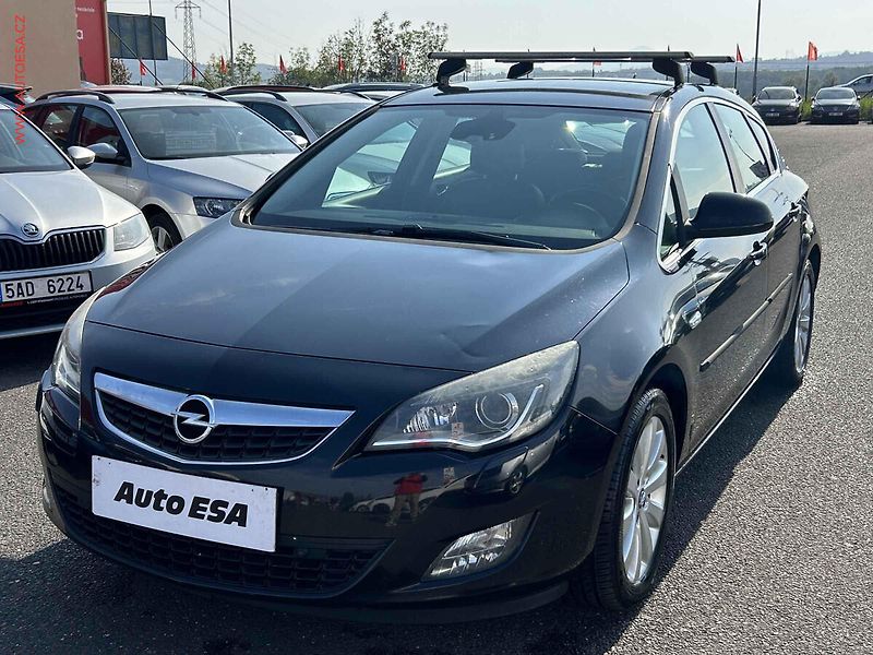 Opel Astra (2010) 2.0CDTi, ČR, AT, STK5/28 - fotka 2 z 15