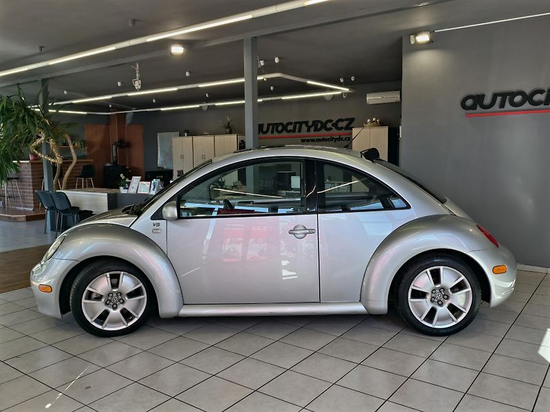 Volkswagen New Beetle 2.3 V5 125kW SPORT EDITION - fotka 4 z 19