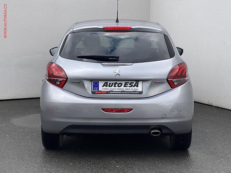 Peugeot 208 (2019) 1.2 PT, GT Line, AT, panor - fotka 5 z 18