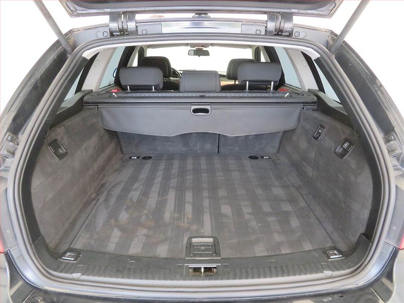 BMW Řada 5 (2009) 520d, Automat, Navi, Tempomat - fotka 13 z 15