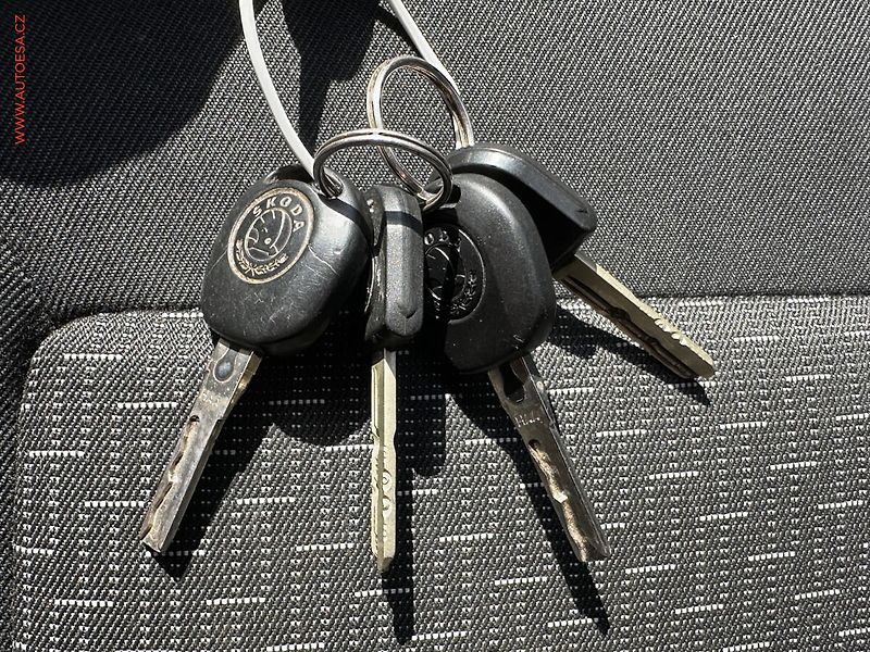 Škoda Octavia (2011) 1.2TSi, ČR, AC, zmk.řazení - fotka 15 z 15