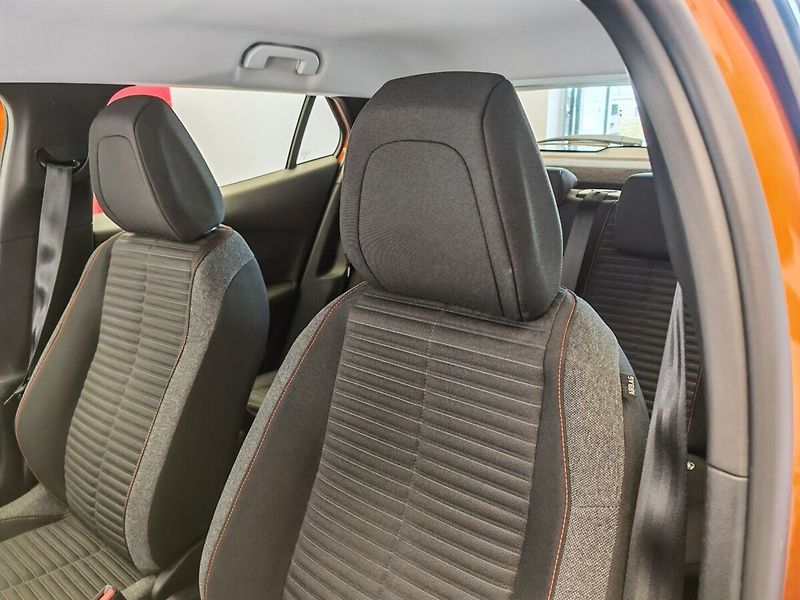 Peugeot 2008 1.2 Benzin - fotka 13 z 35