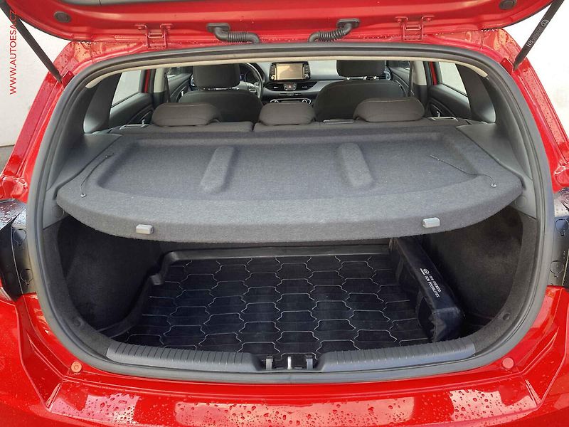 Hyundai i30 (2020) 1.5i, ČR, servis.kniha, AC - fotka 7 z 18