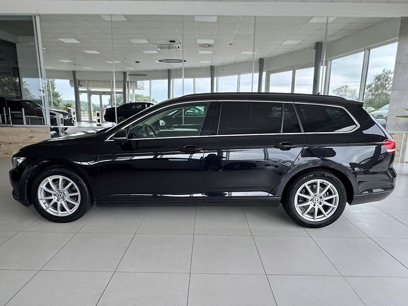 Volkswagen Passat 1,6TDI DSG*ComfortLine*ACC*Nav - fotka 8 z 32
